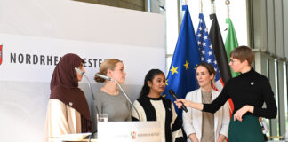 Marie-Curie-Gymnasium gewinnt landesweiten Schülerwettbewerb zum Thema „Fake News“