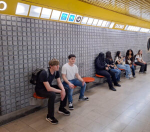 Gruppenbild in der U-Bahn-Station