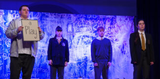 English on Stage: White Horse Theatre am MCG