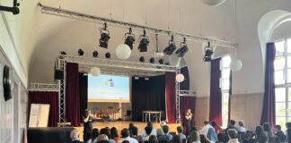 Demokratie im Dialog erleben – Projekttag #KlartextDemokratie am Marie-Curie-Gymnasium